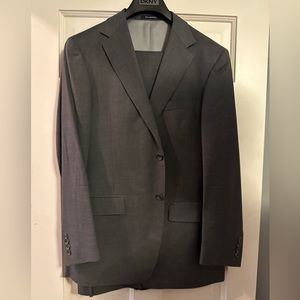 SUIT- Paul Betenly